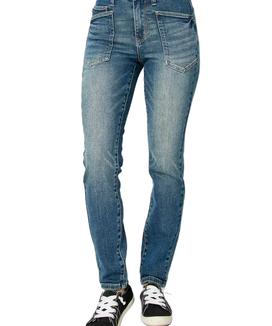 0303273b-3c2d-462e-aafa-1deb186e047a-Max