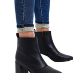 2a05baad-9e93-4319-a7f1-e65d681cfdab-Max