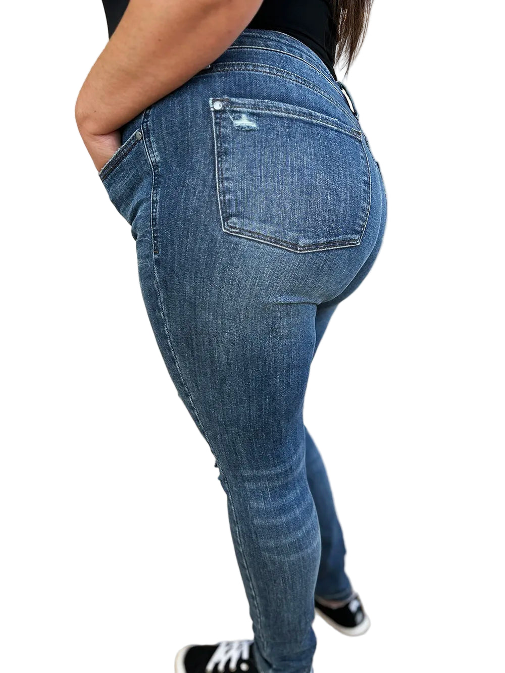 3ba6b87b-78e1-436d-82b0-c28a2484eb62-Max