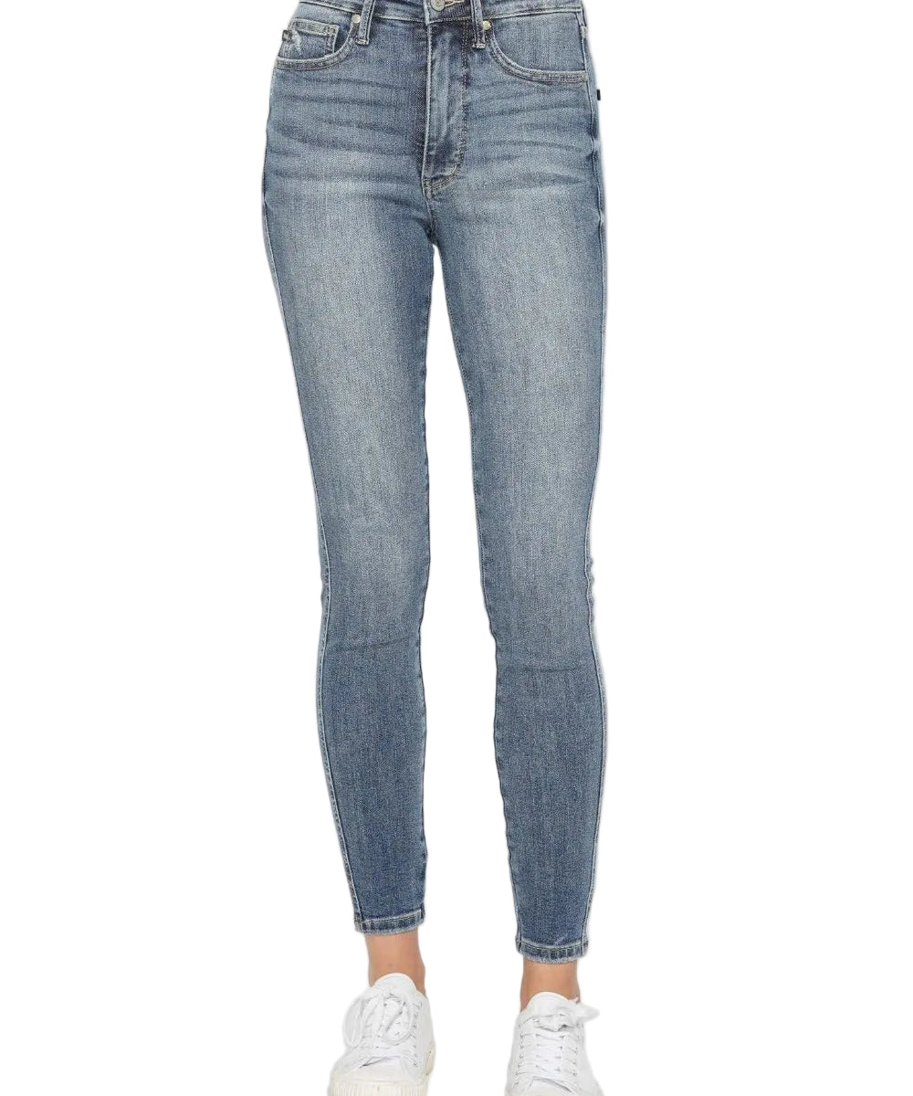 44fa3610-fd49-4b1b-bdda-9f16afcc5e38-Max