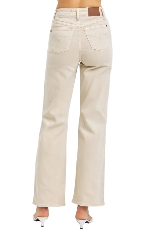 4debf6d2-af0d-4aa5-a19f-503f3a06b949-Max