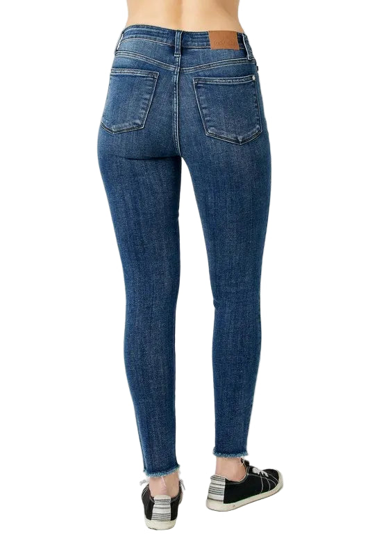 5f536a97-fa1d-4635-a226-783391729030-Max