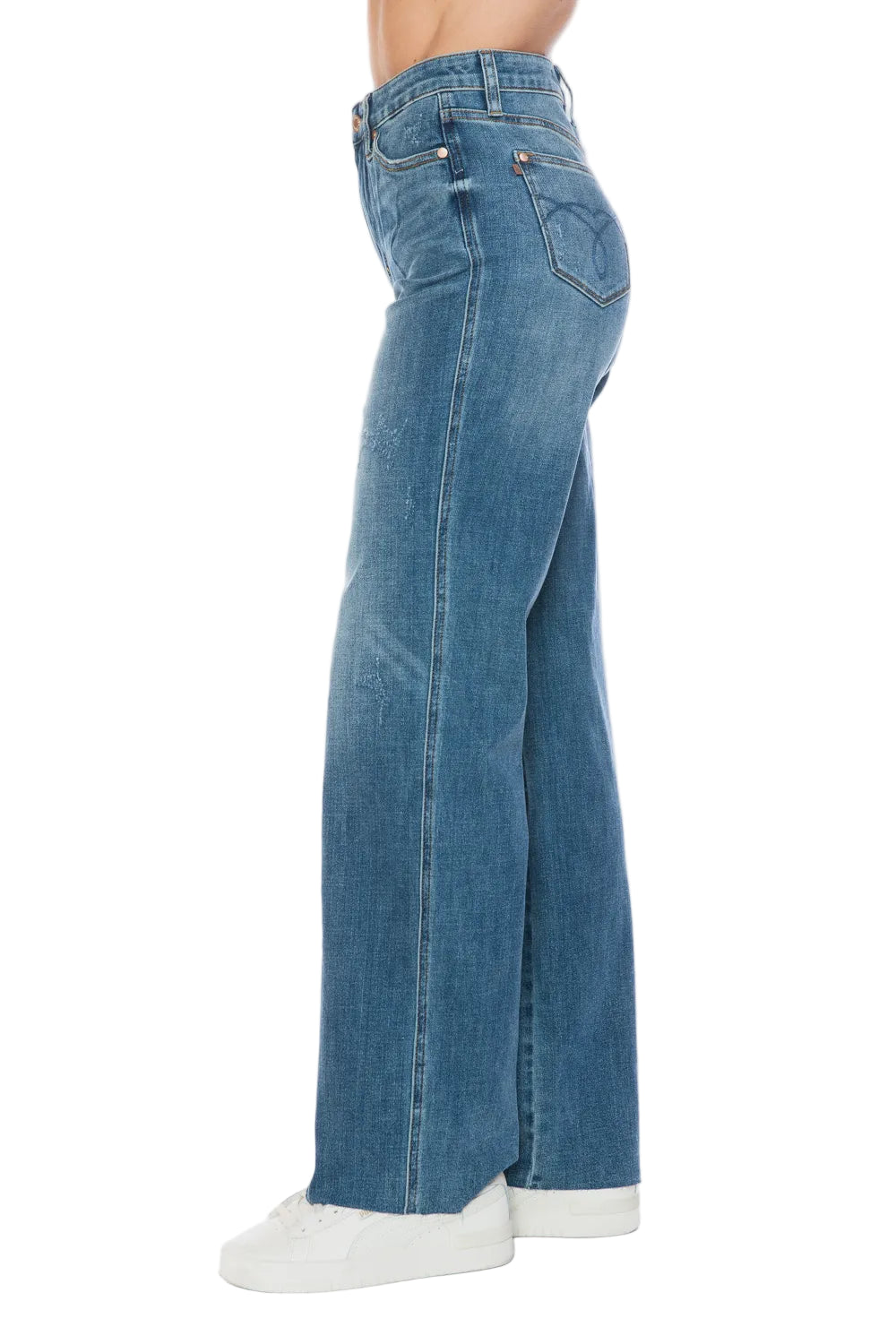 7a834bf8-309b-4828-b8d1-5566220e31ff-Max