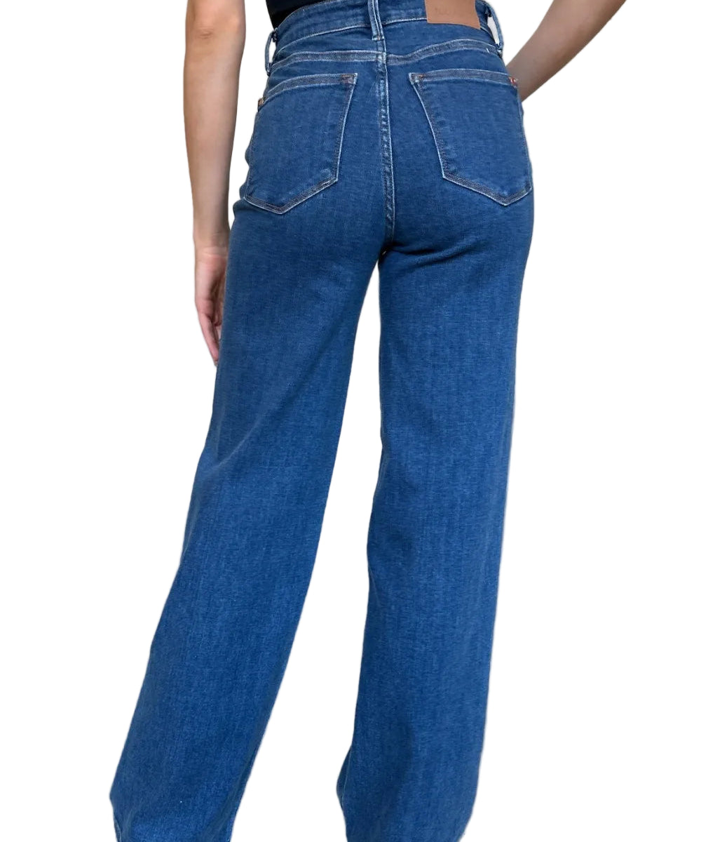 7d2df314-7a1e-4bae-b973-53a6cd56da74-Max