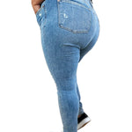 82d56124-5787-4678-b860-b31686dad93f-Max