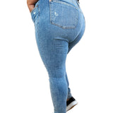 82d56124-5787-4678-b860-b31686dad93f-Max