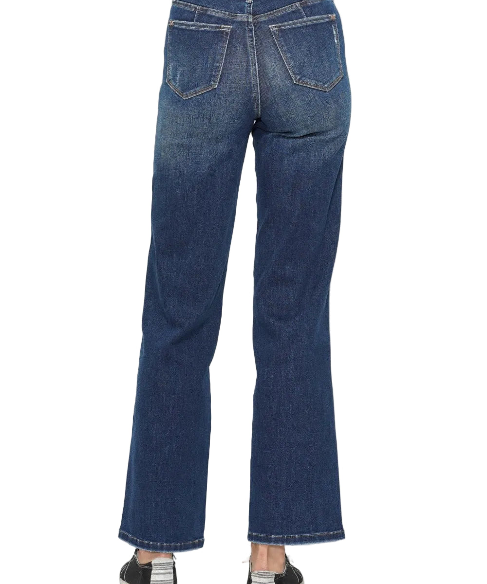 8d5da6d2-c33d-4fef-9fa8-d202ef7405d8-Max