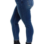 9c9cac3a-ef22-4cbf-94a5-a33d13a0be85-Max