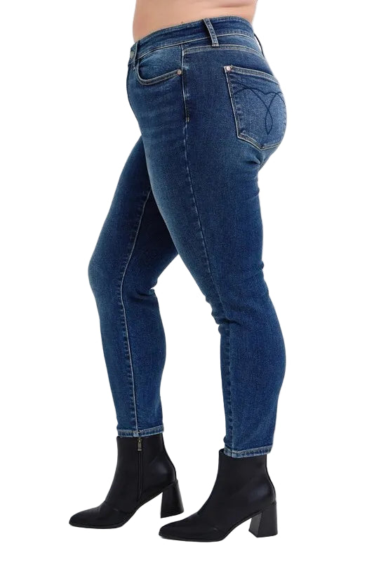 9c9cac3a-ef22-4cbf-94a5-a33d13a0be85-Max