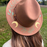 Fox & Fable - Vegan Felt Wide Brim Hat - Caramel - Fern Moon