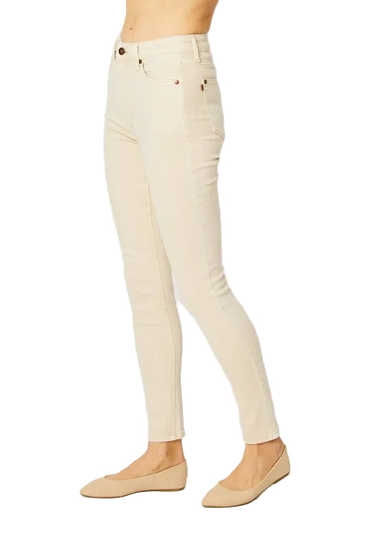 ad36790f-77f8-41d0-87b8-e653e1c95683-Max