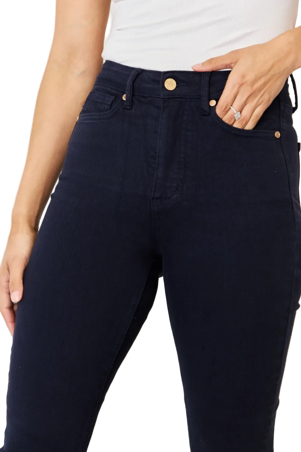 c6096959-0973-48d5-ba35-e1796fc0d992-Max