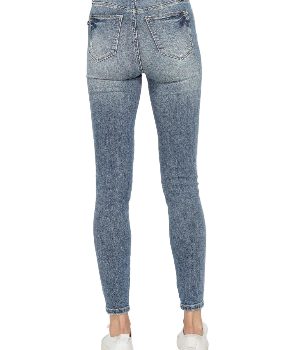 ca0bb360-e54c-496a-9e40-e550b37a2a76-Max