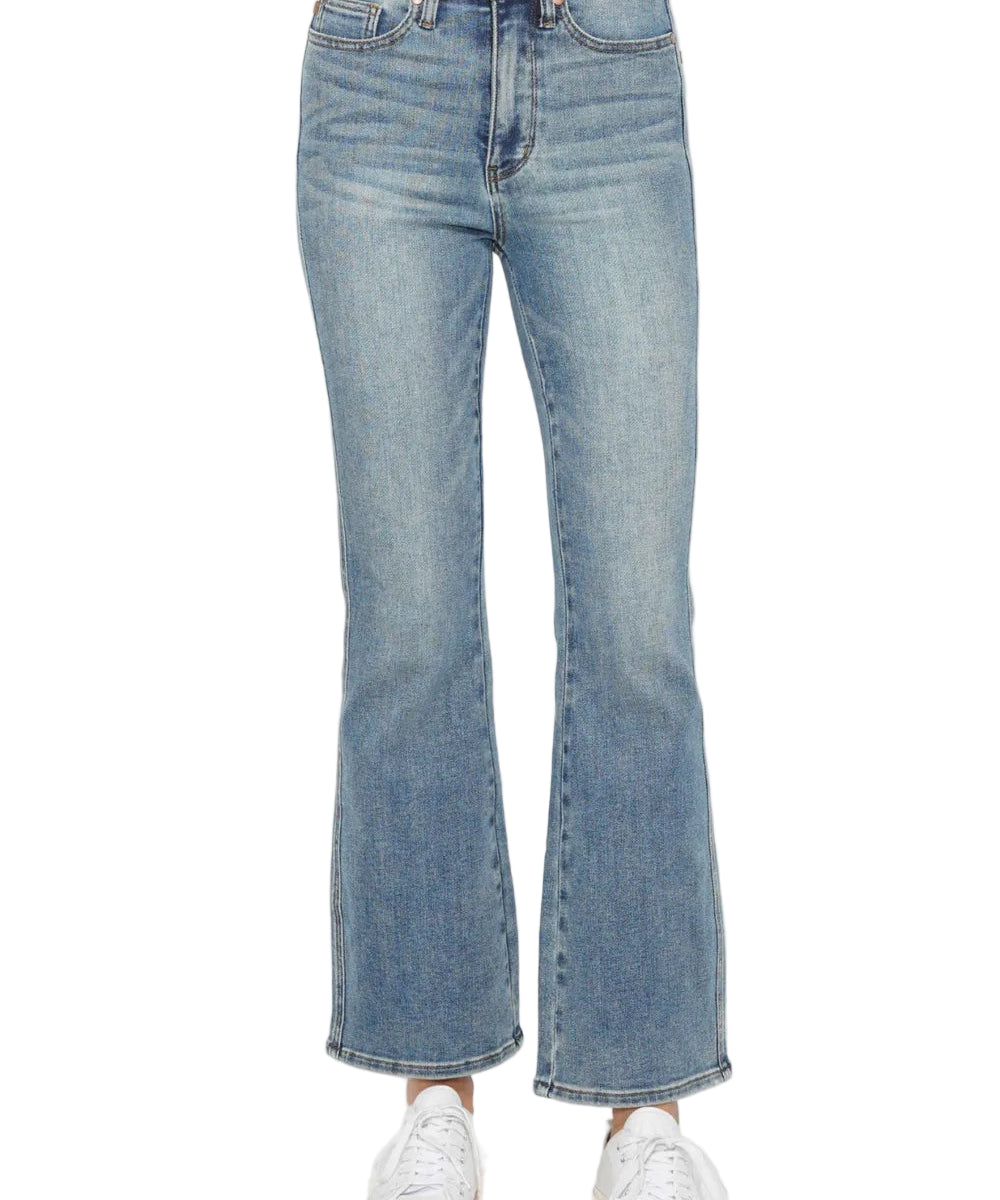 d8a0a997-f918-46e3-af53-f5491e67a7cc-Max