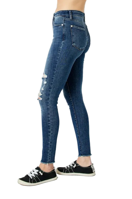 de65b111-9664-4c22-b246-e73ce4e5b141-Max