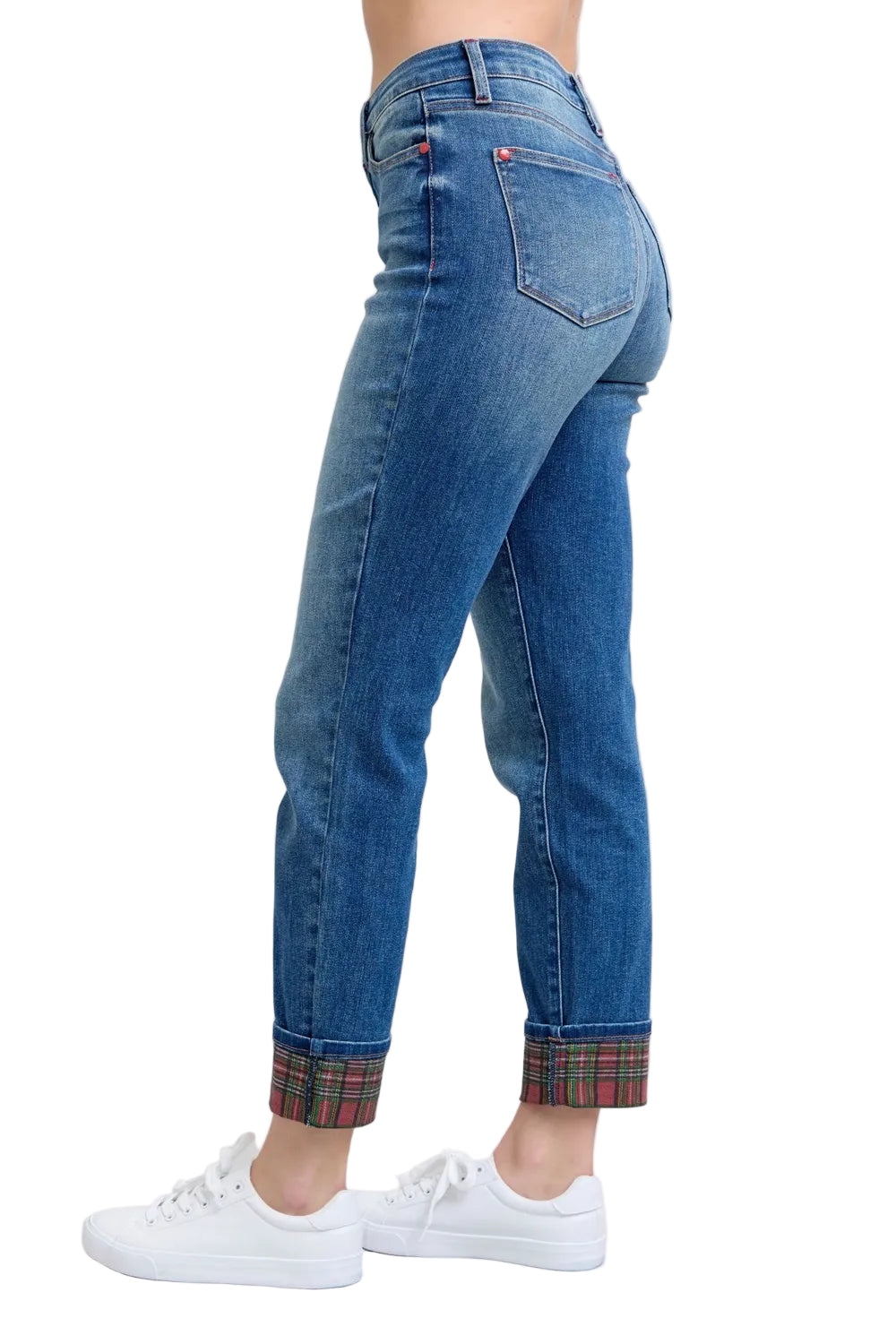 e39d6b4d-6af6-417d-97a3-4b5ec96e8f14-Max