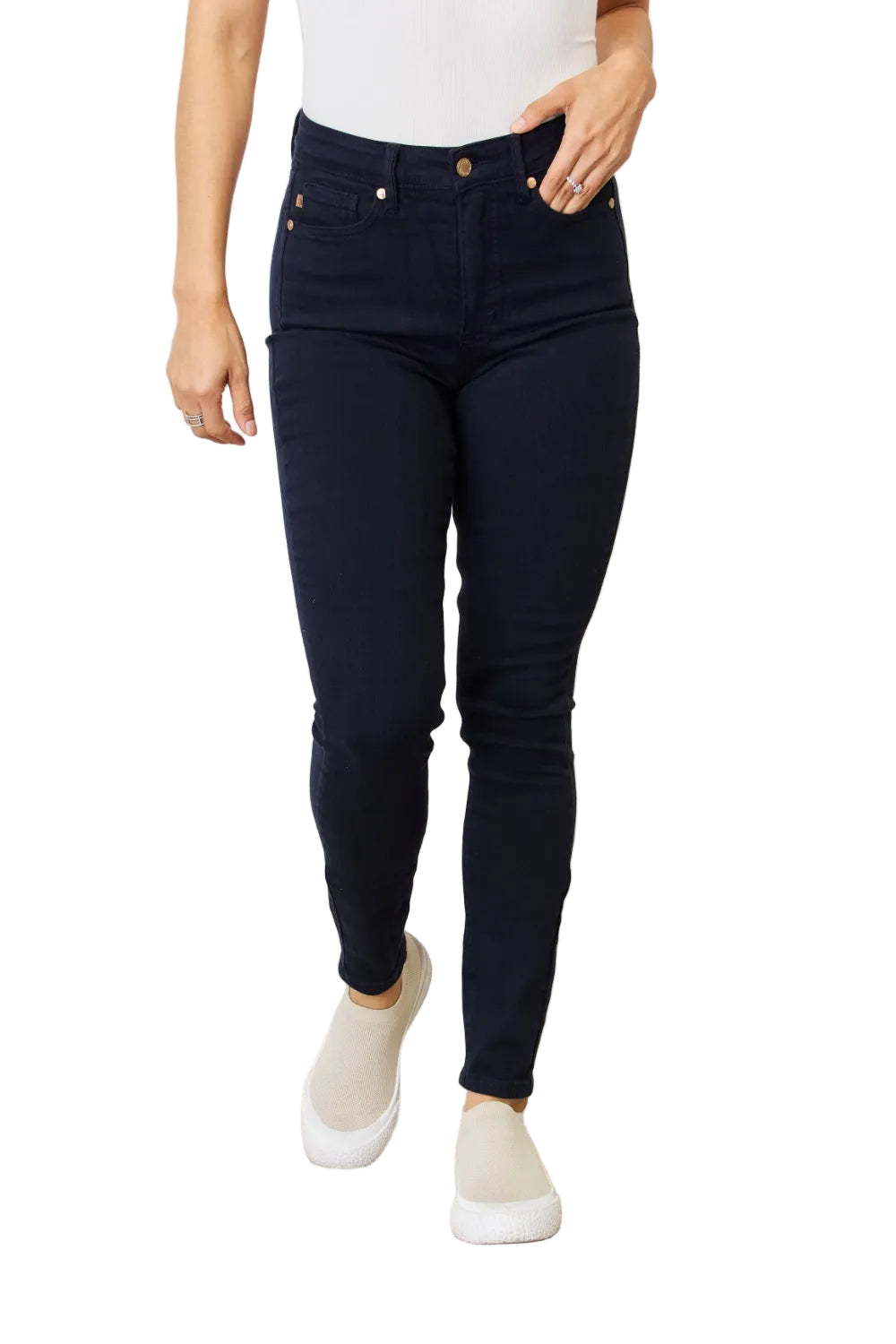 f09e1025-b81c-4720-9a17-7c90902a4113-Max